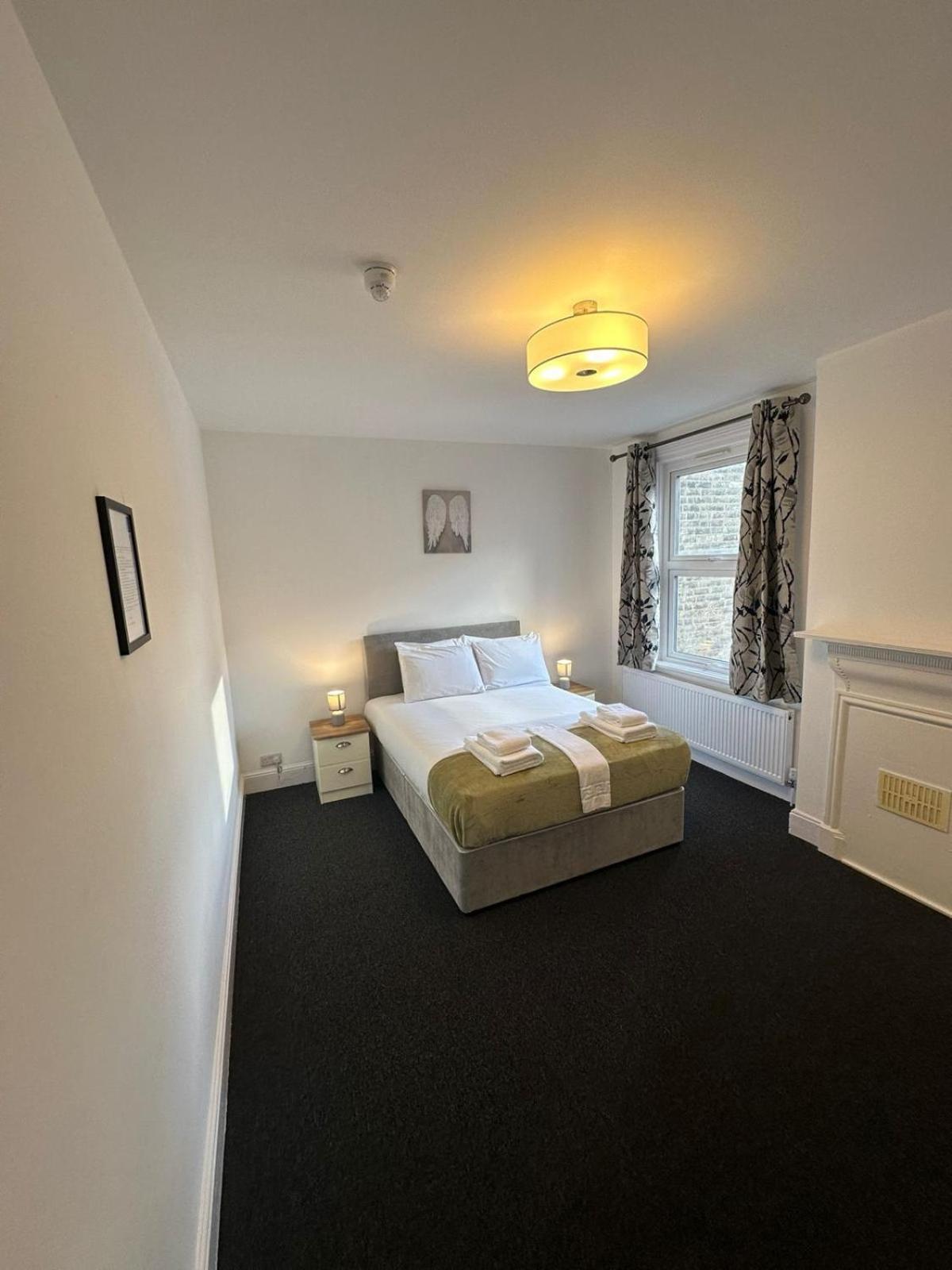 Cambridge Central Rooms - Tas Accommodations Экстерьер фото