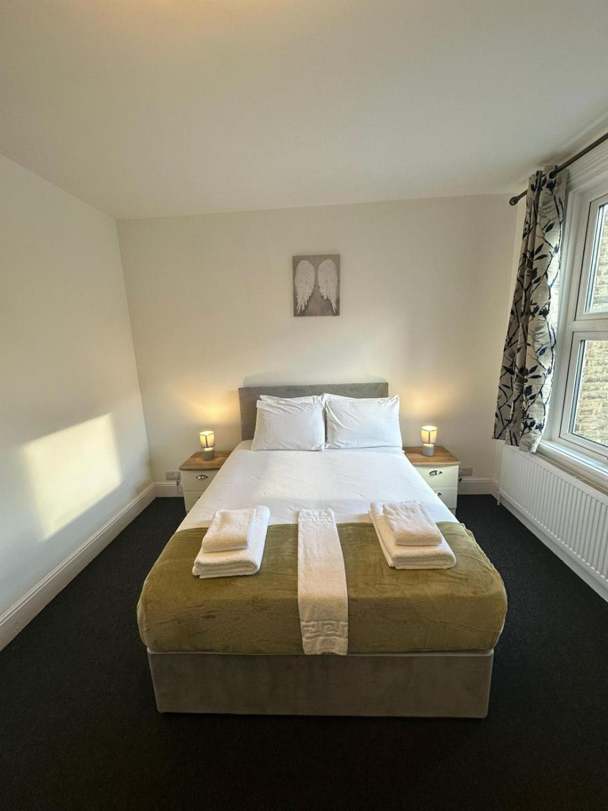 Cambridge Central Rooms - Tas Accommodations Экстерьер фото