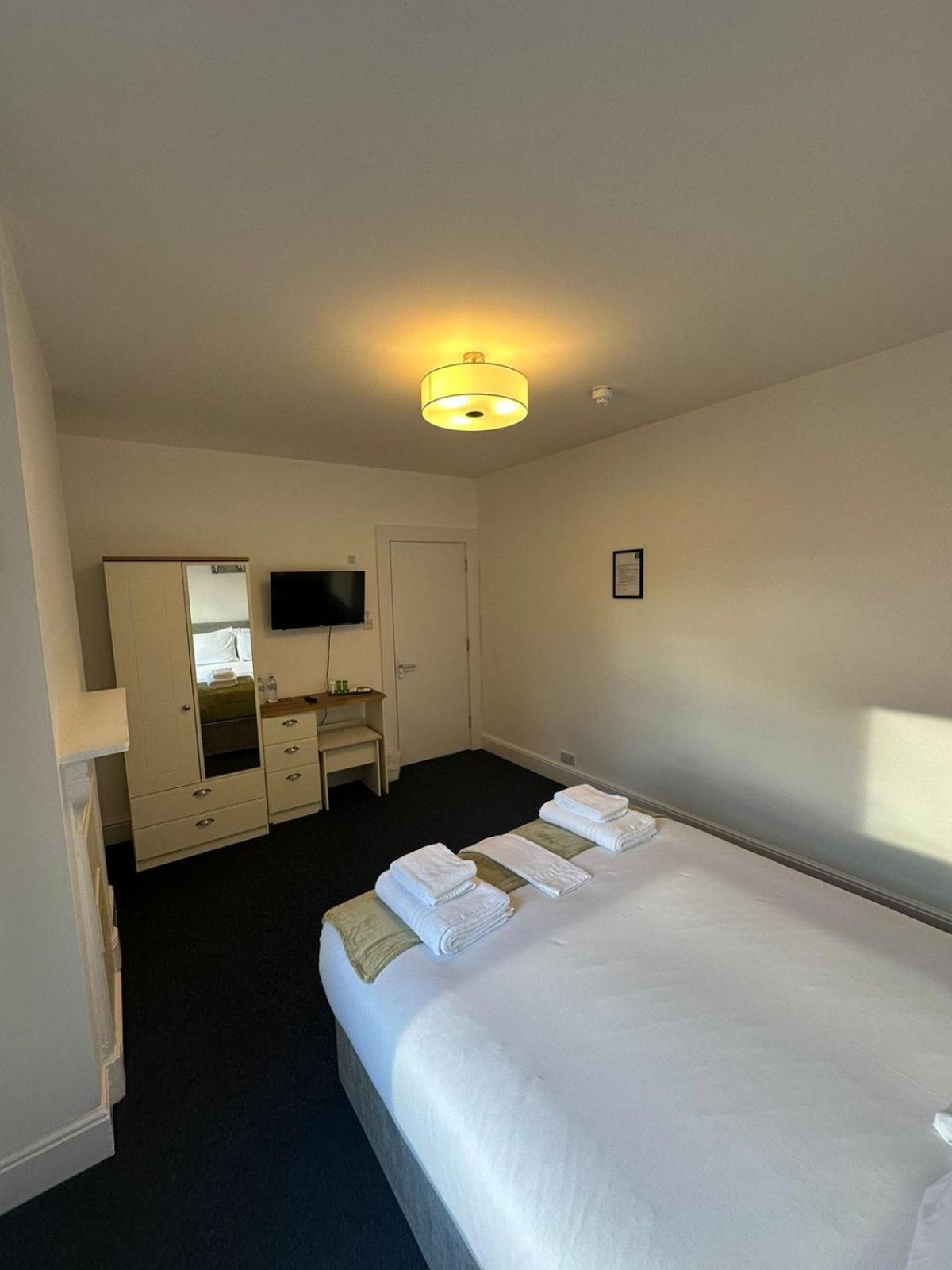 Cambridge Central Rooms - Tas Accommodations Экстерьер фото